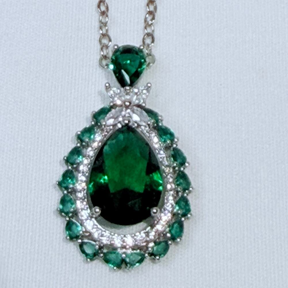 Emerald Teardrop Pear Shape Necklace Pendant, Earrings, Bracelet Set, Plated - Picture 8 of 10